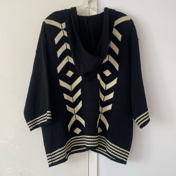 Forever 21 Black/ White Tribal Print Cardigan-New! medium - Picture 4 of 7